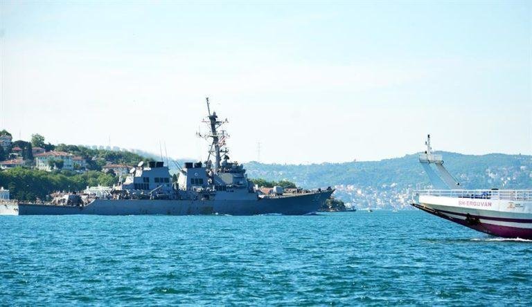 A US Navy destroyer crosses the Bosphorus to enter the Black Sea, as tensions simmer around Ukraine. (File photo) A US Navy destroyer crosses the Bosphorus to enter the Black Sea, as tensions simmer around Ukraine. (File photo)